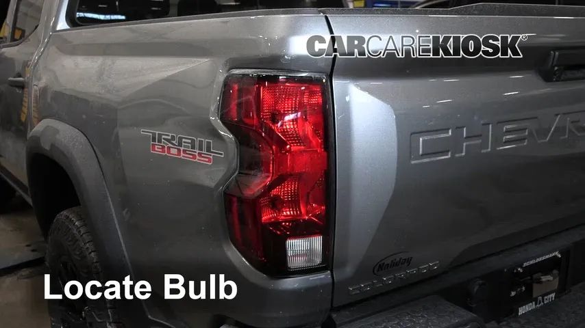 2024 Chevrolet Colorado Trail Boss 2.7L 4 Cyl. Turbo Lights Turn Signal - Rear (replace bulb)